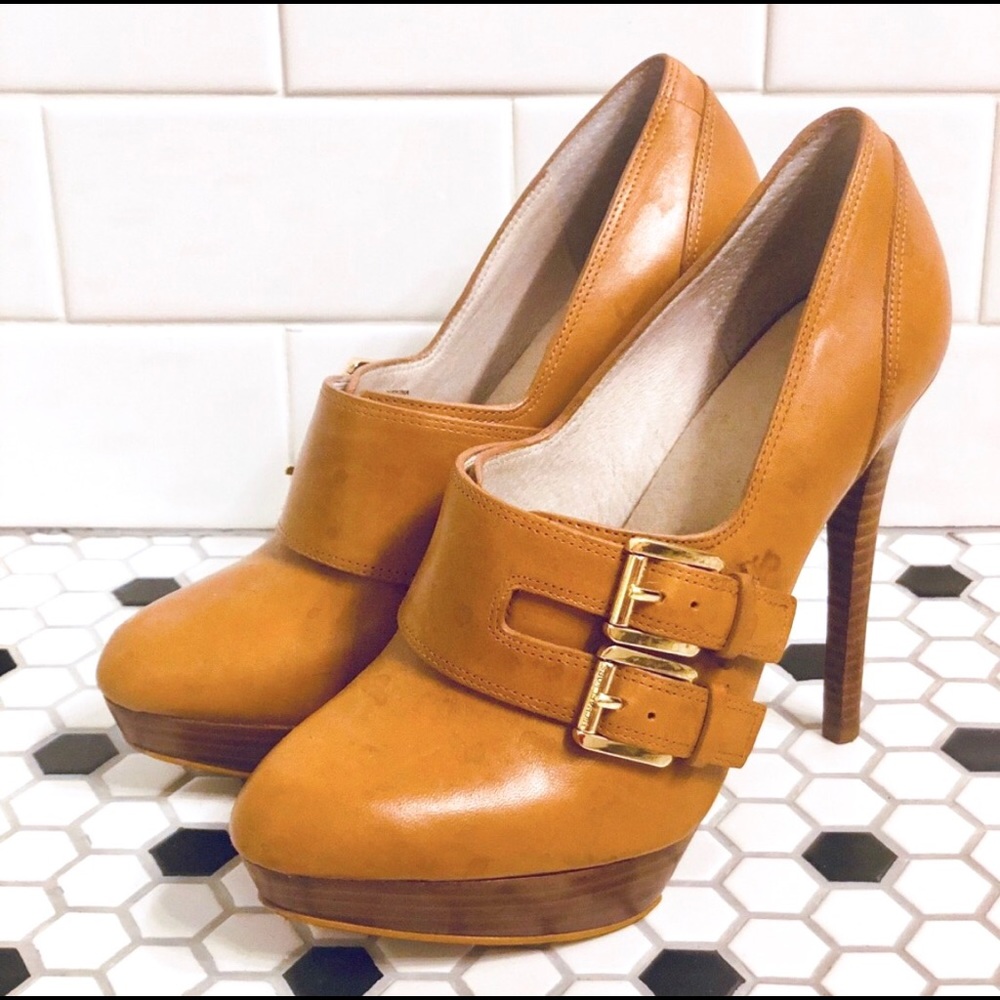**PRICE DROP** Michael Kors Size 7.5 Heel Booty